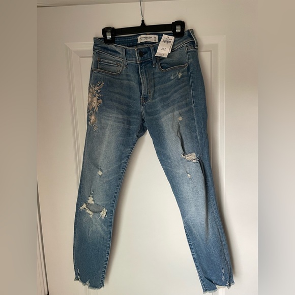 Abercrombie & Fitch size 2 short Mid Rise Super Skinny Ankle Jeans - Picture 2 of 5